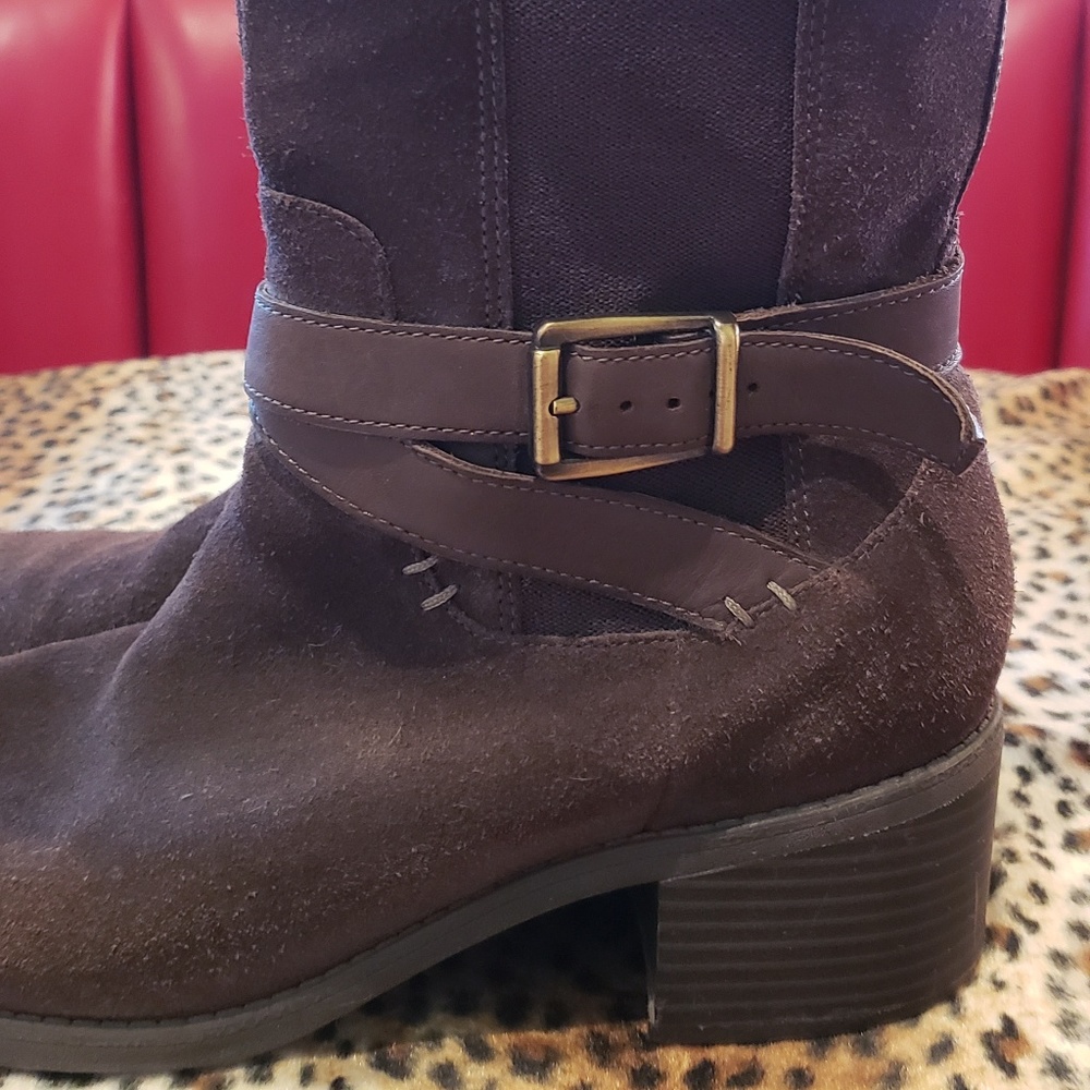 Clark's brown boots - Picture 5 of 7